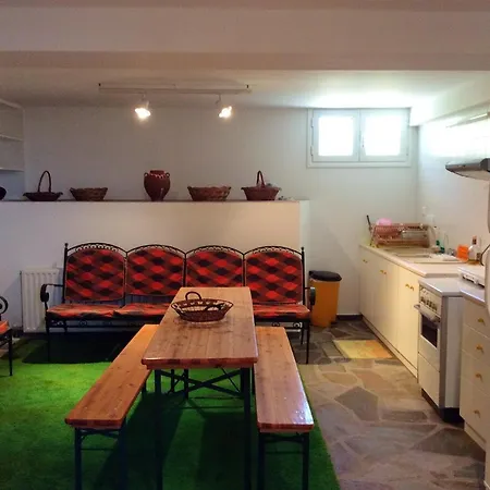Hébergement de vacances House With 2 Bedrooms In Eubee With Wonderful Sea View And Furnished Garden