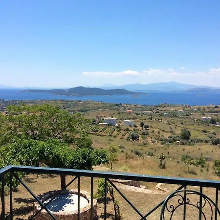 House With 2 Bedrooms In Eubee With Wonderful Sea View And Furnished Garden Hébergement de vacances *