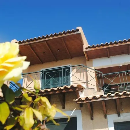 House With 2 Bedrooms In Eubee With Wonderful Sea View And Furnished Garden Hébergement de vacances *